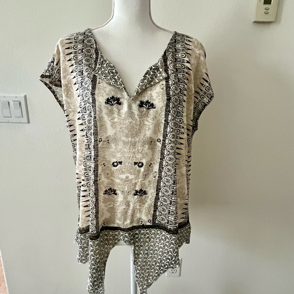 Lucky Brand Cream and Black Patterned Blouse